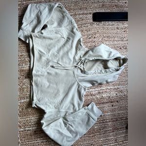 Stori Cropped Hoodie
